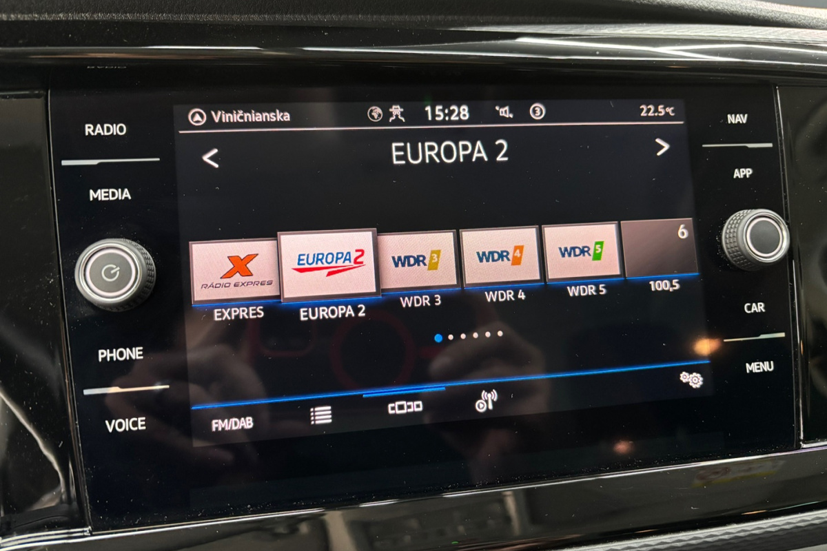 Ponuka vozidiel / Volkswagen California 2.0 TDI 150k BEACH EDITION AUTOMAT - video