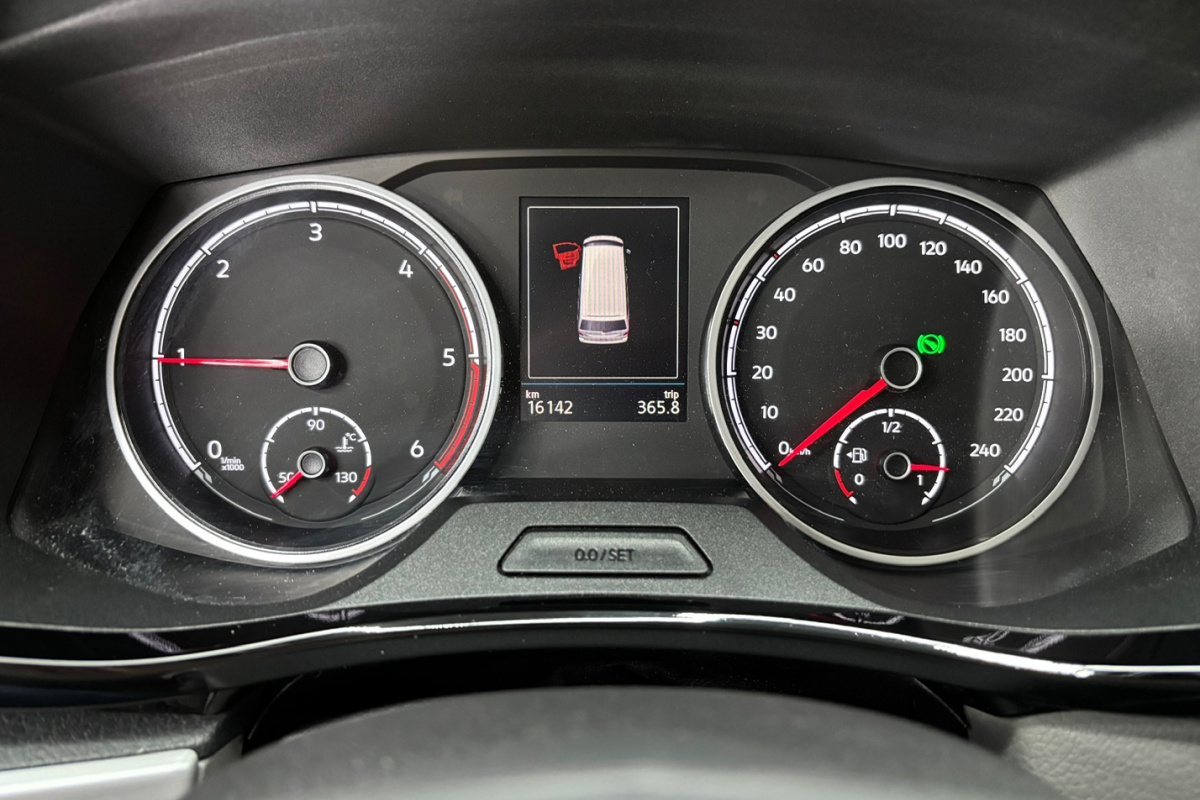 Ponuka vozidiel / Volkswagen California 2.0 TDI 150k BEACH EDITION AUTOMAT - video