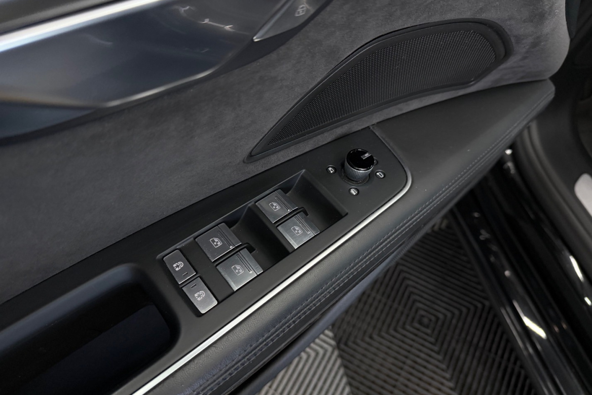 Ponuka vozidiel / Audi A8 55 3.0 TFSI V6 quattro tiptronic - video Ponuka vozidiel / Audi A8 55 3.0 TFSI V6 quattro tiptronic - video