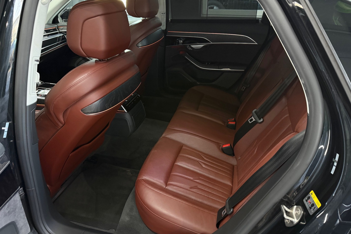 Ponuka vozidiel / Audi A8 55 3.0 TFSI V6 quattro tiptronic - video
