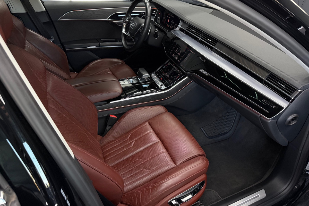 Ponuka vozidiel / Audi A8 55 3.0 TFSI V6 quattro tiptronic - video