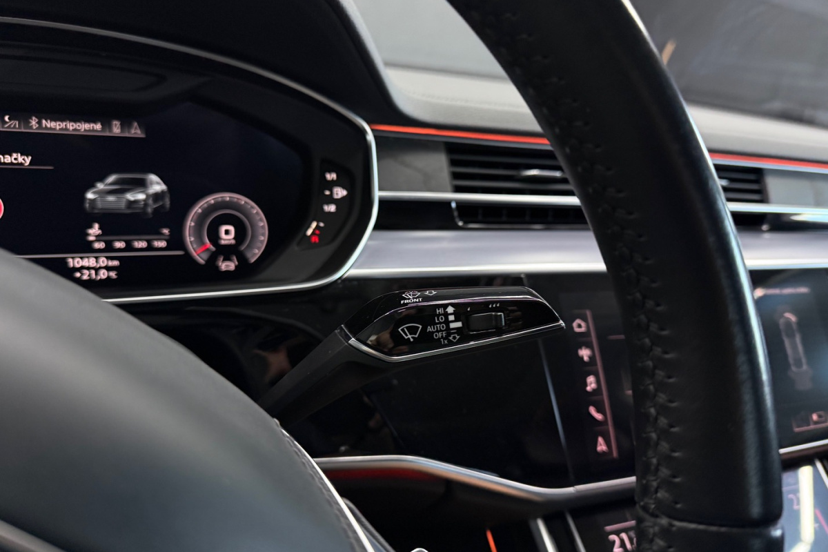 Ponuka vozidiel / Audi A8 55 3.0 TFSI V6 quattro tiptronic - video