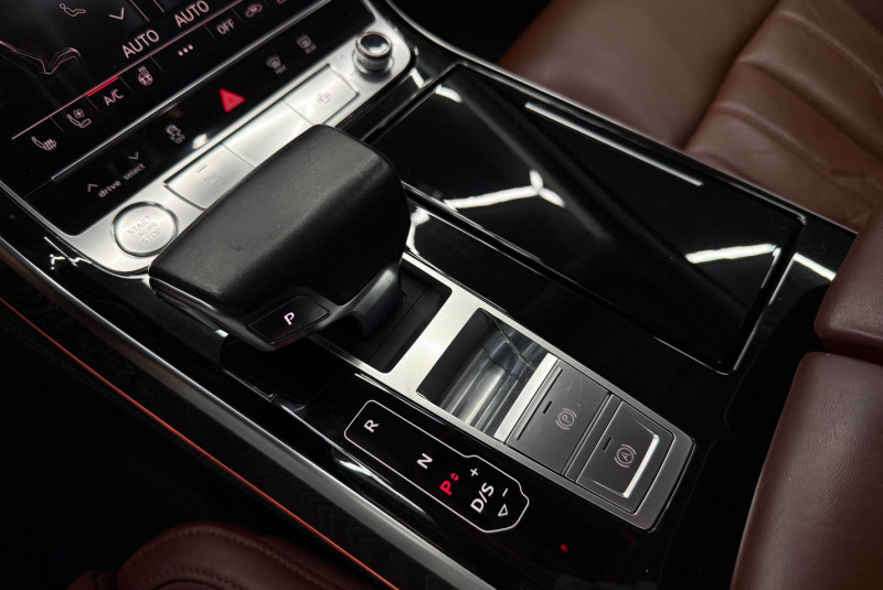  Ponuka vozidiel / Audi A8 55 3.0 TFSI V6 quattro tiptronic - video