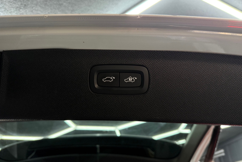 Ponuka vozidiel / Volvo XC90 D5 235k Drive-E Inscription AWD A/T - video Ponuka vozidiel / Volvo XC90 D5 235k Drive-E Inscription AWD A/T - video