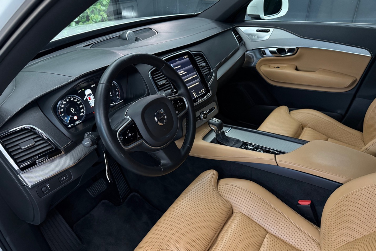 Ponuka vozidiel / Volvo XC90 D5 235k Drive-E Inscription AWD A/T - video