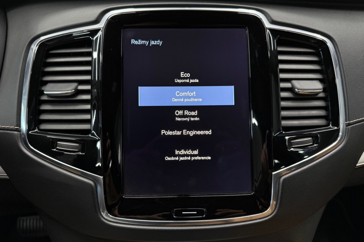 Ponuka vozidiel / Volvo XC90 D5 235k Drive-E Inscription AWD A/T - video