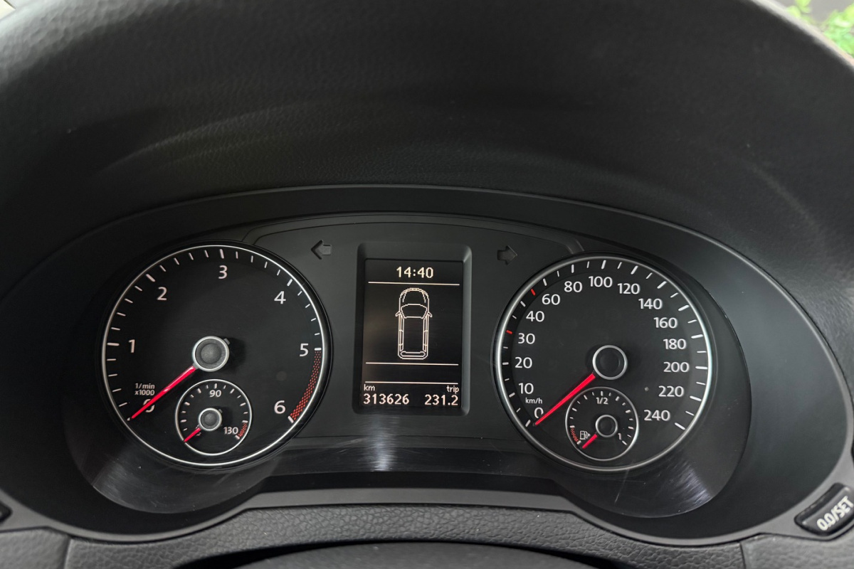 Ponuka vozidiel / Volkswagen Sharan 2.0 TDI BMT Trendline - video