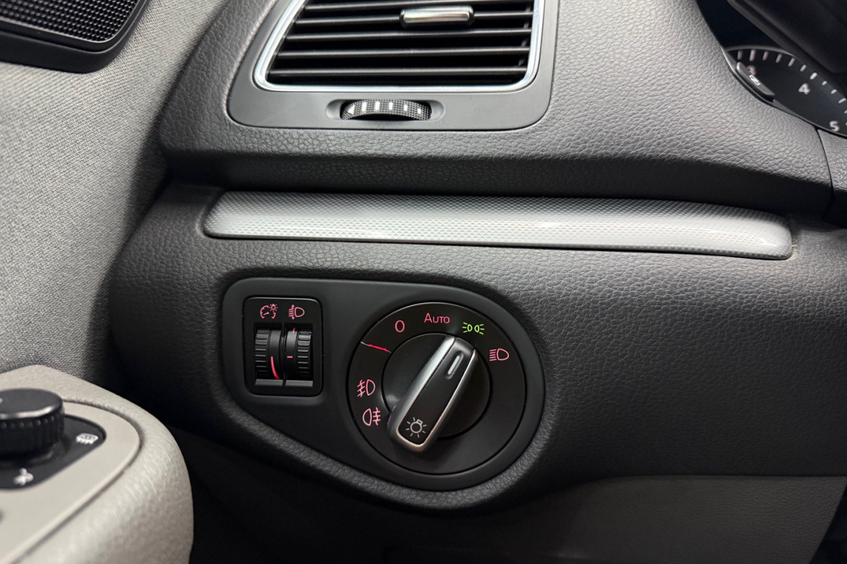 Ponuka vozidiel / Volkswagen Sharan 2.0 TDI BMT Trendline - video