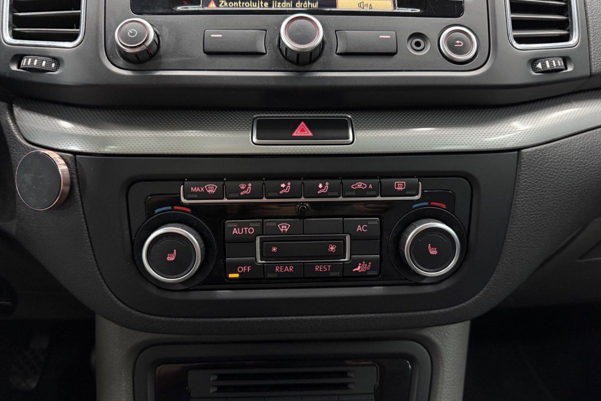 Ponuka vozidiel / Volkswagen Sharan 2.0 TDI BMT Trendline - video
