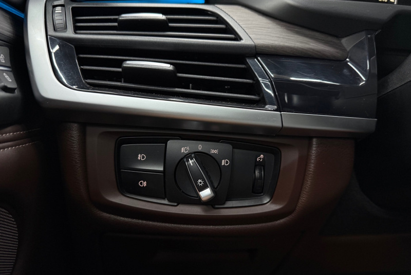  Ponuka vozidiel / BMW X5 xDrive30d A/T - video