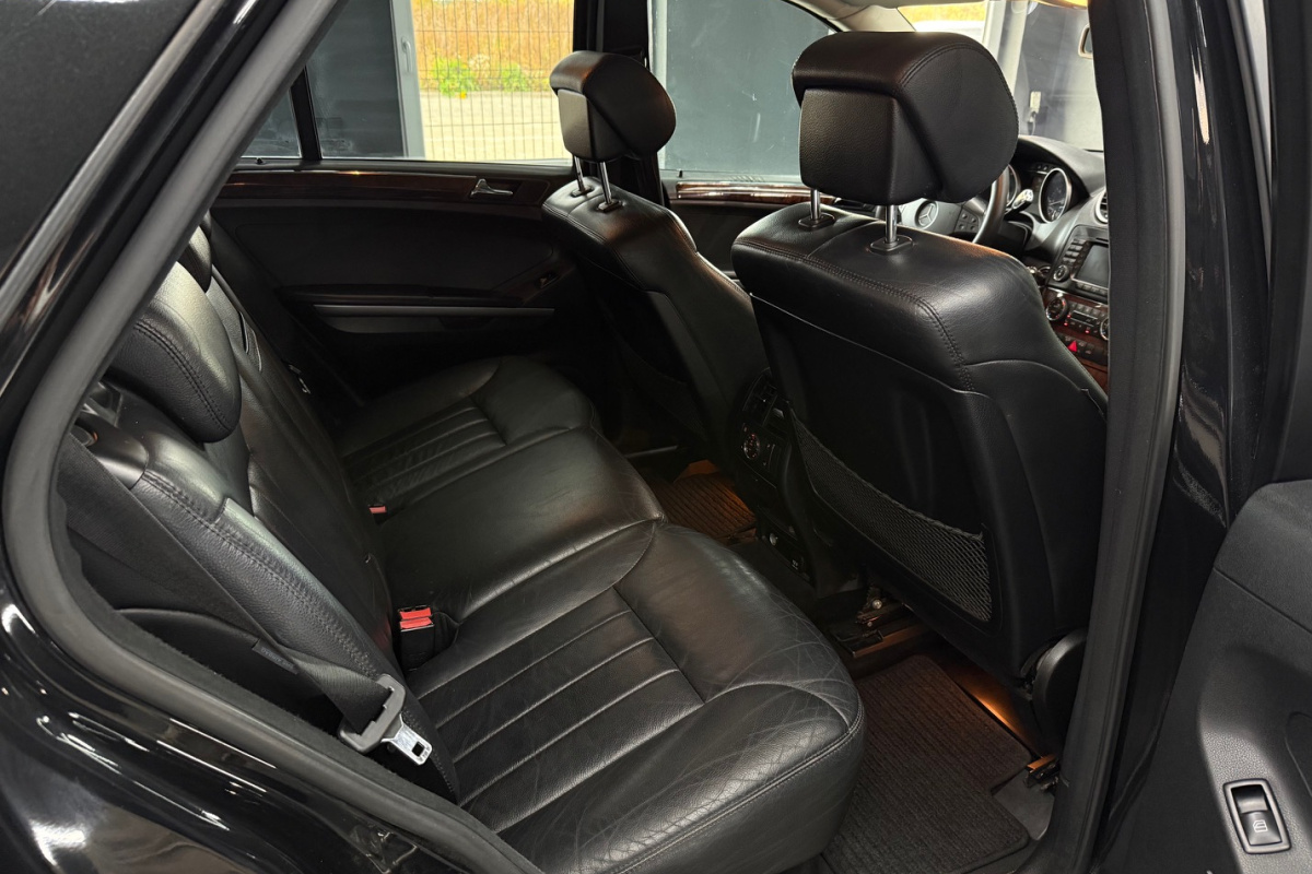 Ponuka vozidiel / Mercedes-Benz ML 500 4MATIC V8 5.0 - video