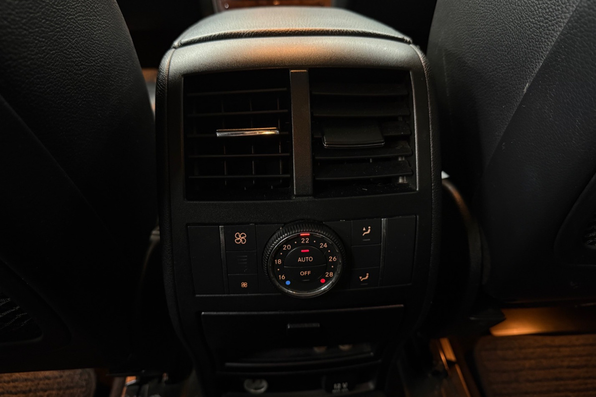 Ponuka vozidiel / Mercedes-Benz ML 500 4MATIC V8 5.0 - video