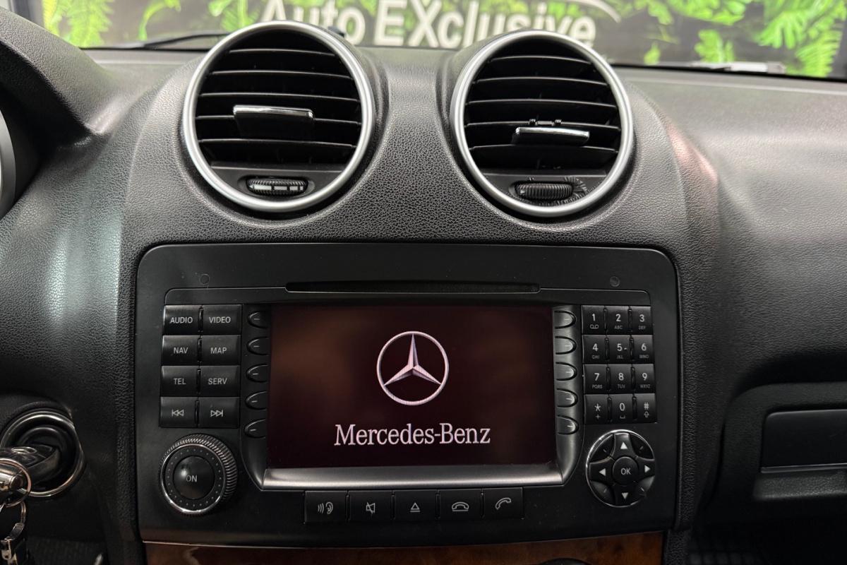 Ponuka vozidiel / Mercedes-Benz ML 500 4MATIC V8 5.0 - video Ponuka vozidiel / Mercedes-Benz ML 500 4MATIC V8 5.0 - video