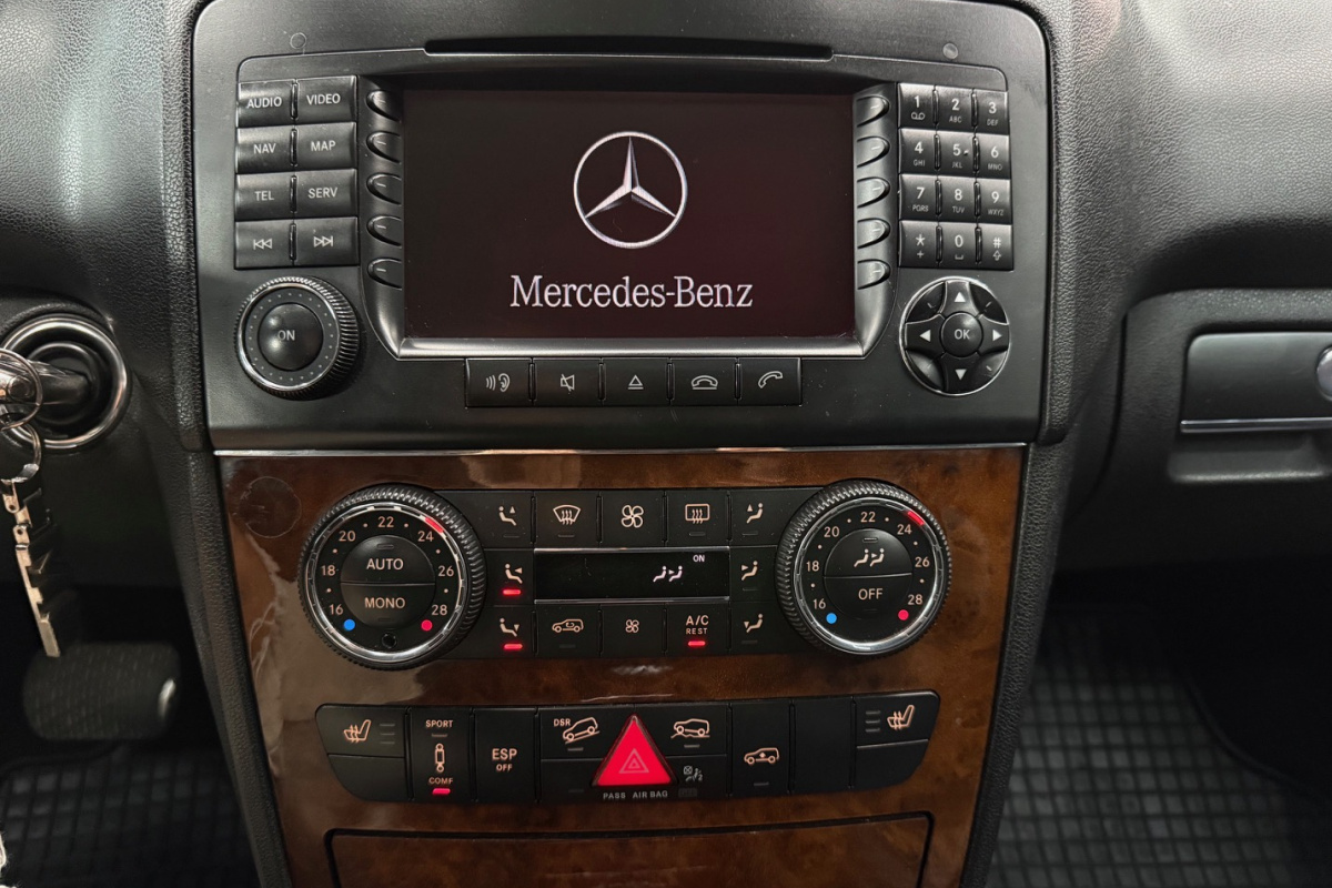 Ponuka vozidiel / Mercedes-Benz ML 500 4MATIC V8 5.0 - video