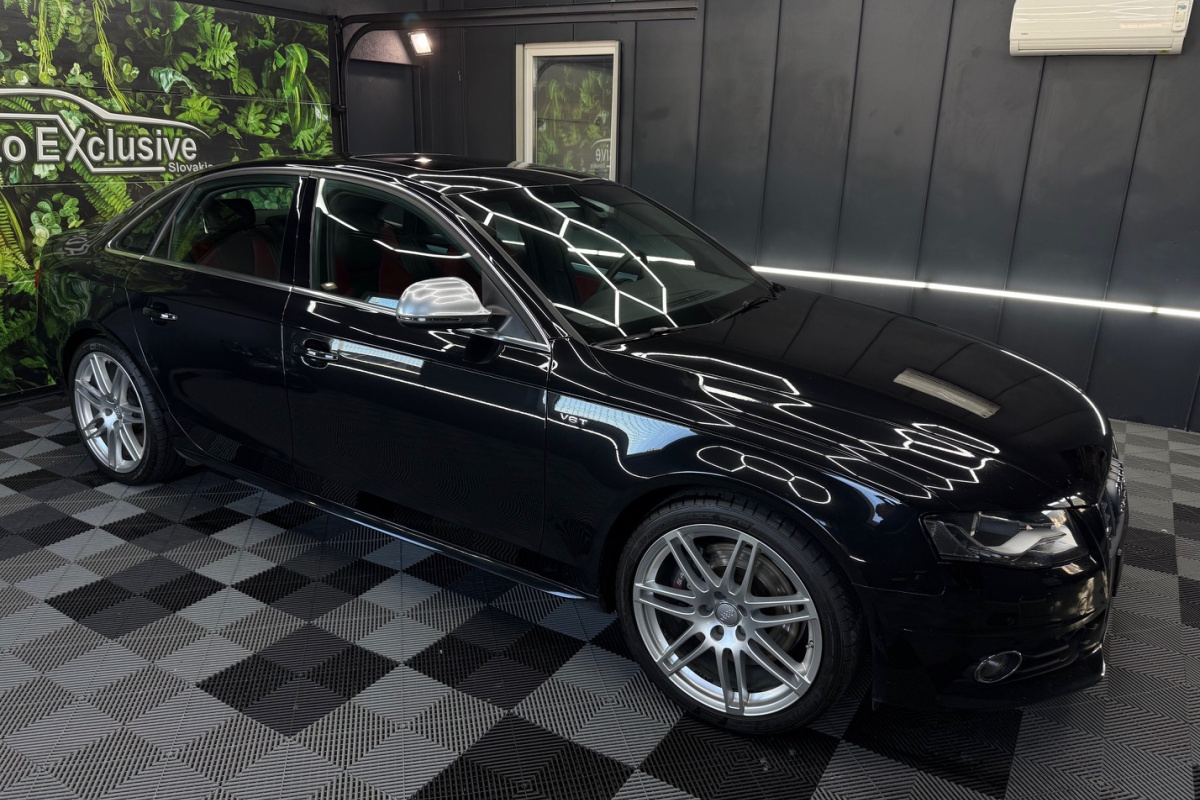 Ponuka vozidiel / Audi S4 3.0T FSI V6 quattro S-tronic - video