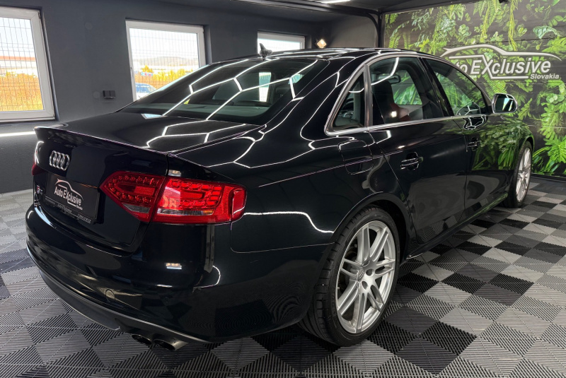  Ponuka vozidiel / Audi S4 3.0T FSI V6 quattro S-tronic - video