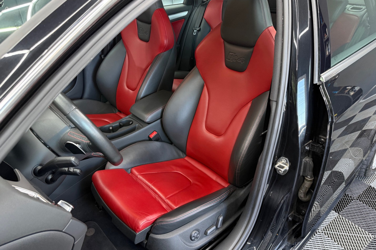 Ponuka vozidiel / Audi S4 3.0T FSI V6 quattro S-tronic - video