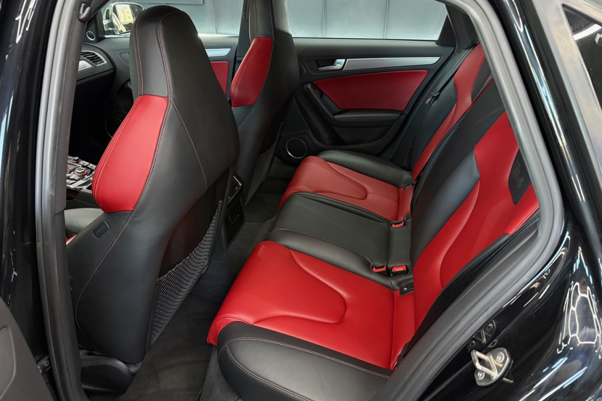 Ponuka vozidiel / Audi S4 3.0T FSI V6 quattro S-tronic - video