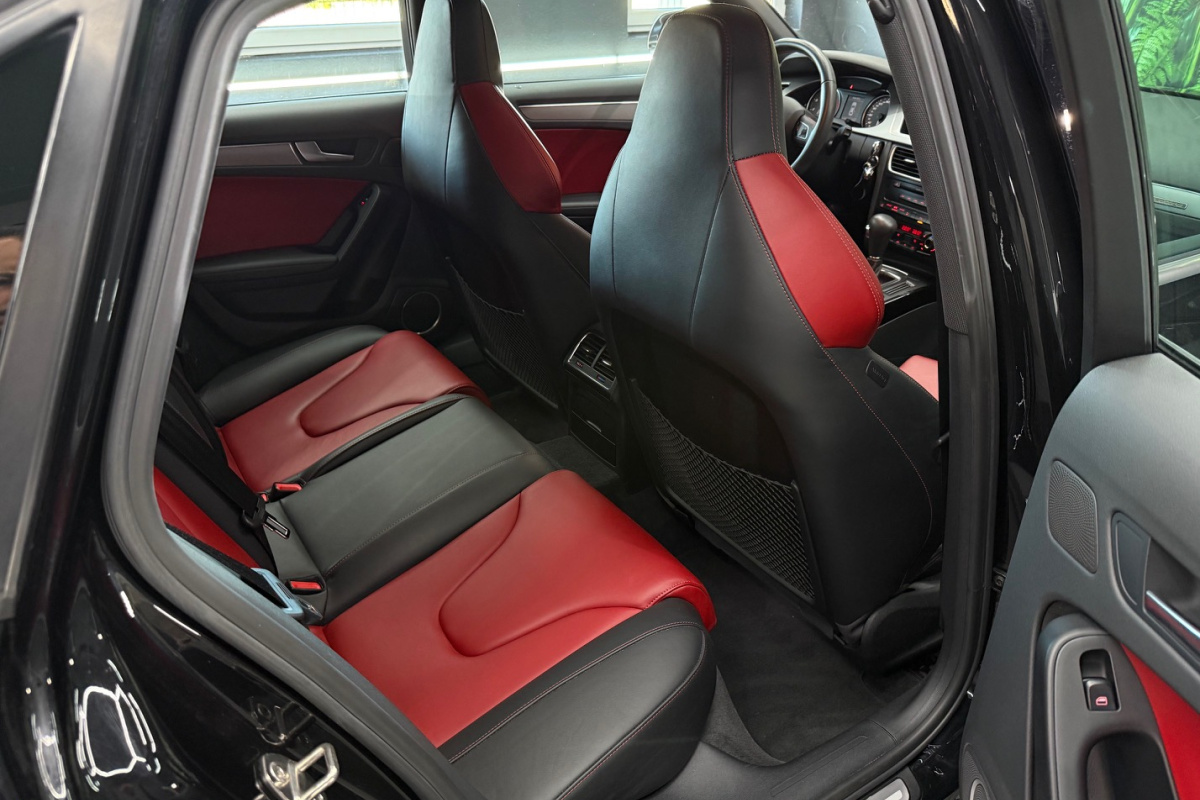 Ponuka vozidiel / Audi S4 3.0T FSI V6 quattro S-tronic - video