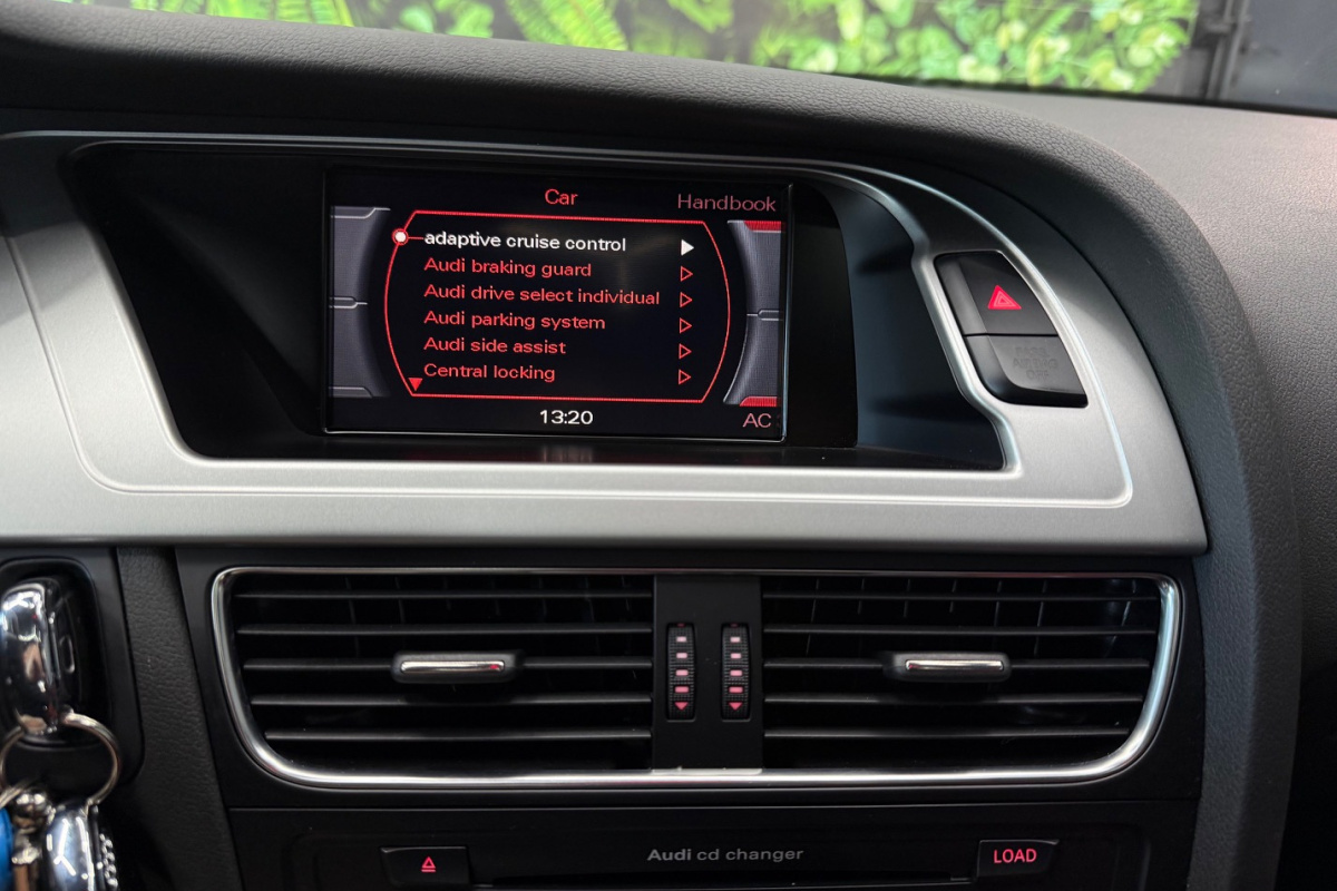 Ponuka vozidiel / Audi S4 3.0T FSI V6 quattro S-tronic - video