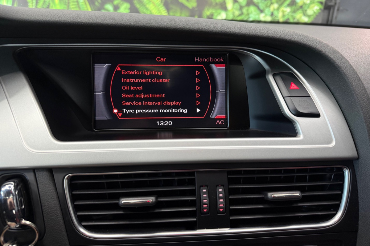 Ponuka vozidiel / Audi S4 3.0T FSI V6 quattro S-tronic - video Ponuka vozidiel / Audi S4 3.0T FSI V6 quattro S-tronic - video