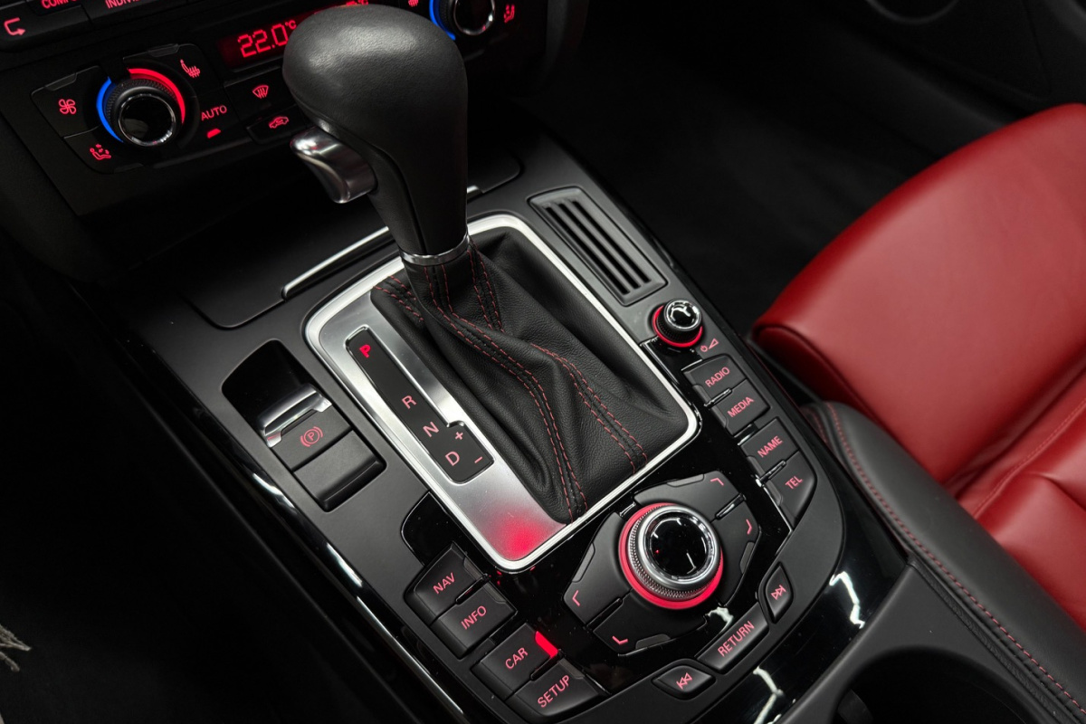 Ponuka vozidiel / Audi S4 3.0T FSI V6 quattro S-tronic - video
