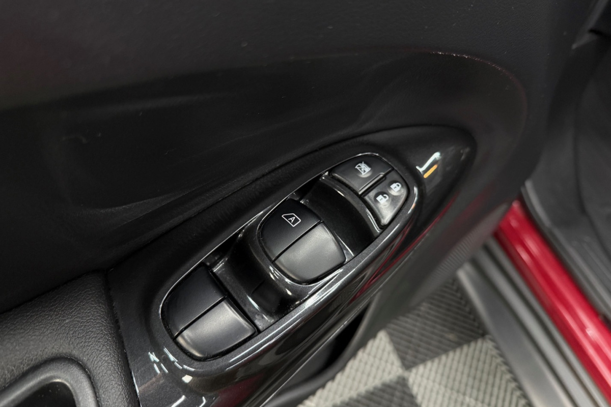 Ponuka vozidiel / Nissan Juke 1.6 l 112 Tekna X-Tronic - video