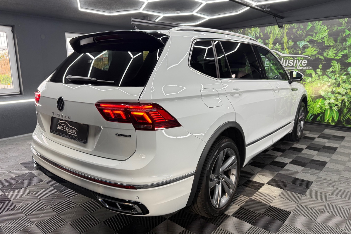 Ponuka vozidiel / Volkswagen Tiguan Allspace 2.0 TSI OPF 4Motion R-Line DSG - video