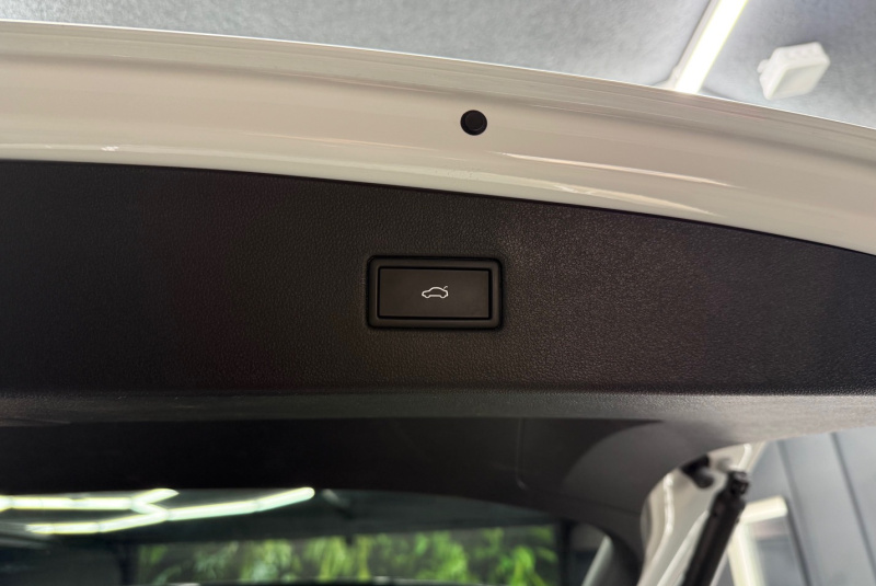 Ponuka vozidiel / Volkswagen Tiguan Allspace 2.0 TSI OPF 4Motion R-Line DSG - video