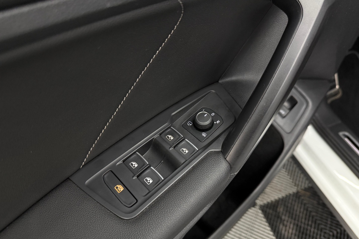 Ponuka vozidiel / Volkswagen Tiguan Allspace 2.0 TSI OPF 4Motion R-Line DSG - video