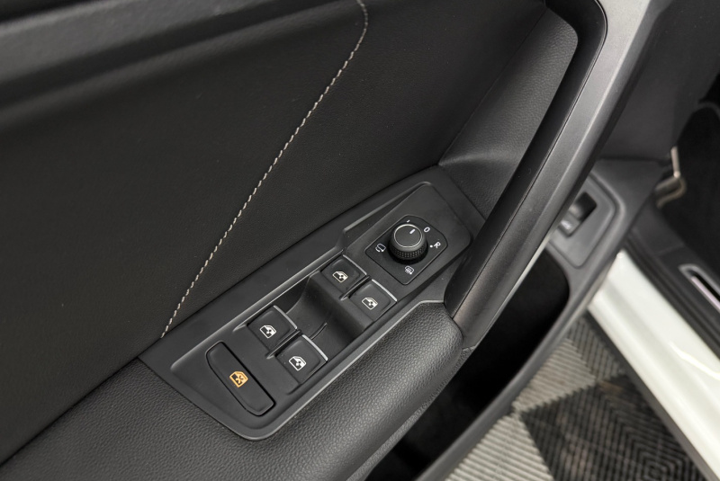  Ponuka vozidiel / Volkswagen Tiguan Allspace 2.0 TSI OPF 4Motion R-Line DSG - video