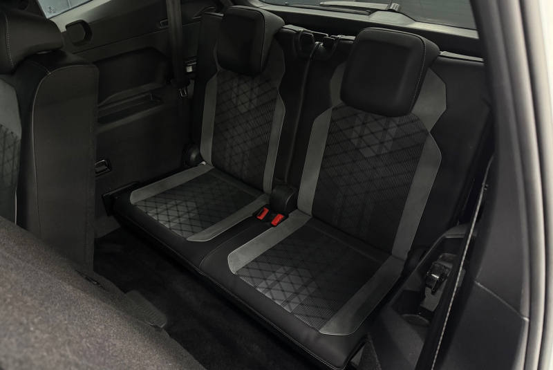  Ponuka vozidiel / Volkswagen Tiguan Allspace 2.0 TSI OPF 4Motion R-Line DSG - video
