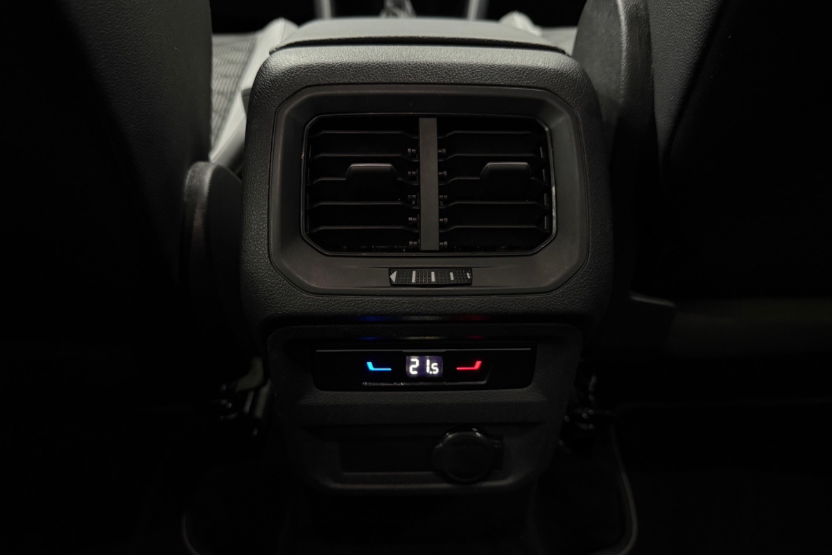 Ponuka vozidiel / Volkswagen Tiguan Allspace 2.0 TSI OPF 4Motion R-Line DSG - video