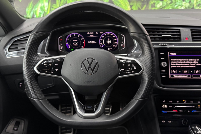 Ponuka vozidiel / Volkswagen Tiguan Allspace 2.0 TSI OPF 4Motion R-Line DSG - video Ponuka vozidiel / Volkswagen Tiguan Allspace 2.0 TSI OPF 4Motion R-Line DSG - video