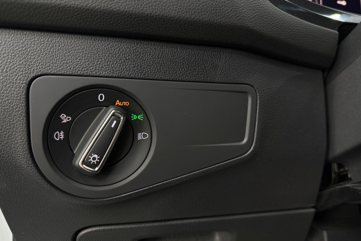 Ponuka vozidiel / Volkswagen Tiguan Allspace 2.0 TSI OPF 4Motion R-Line DSG - video