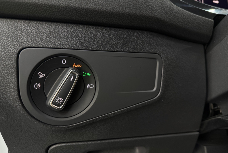  Ponuka vozidiel / Volkswagen Tiguan Allspace 2.0 TSI OPF 4Motion R-Line DSG - video