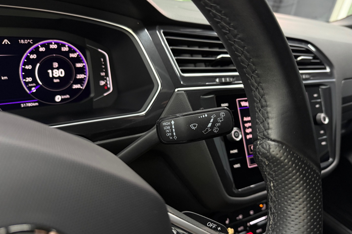 Ponuka vozidiel / Volkswagen Tiguan Allspace 2.0 TSI OPF 4Motion R-Line DSG - video