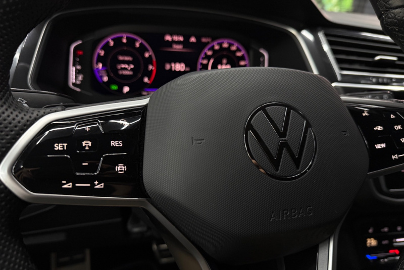  Ponuka vozidiel / Volkswagen Tiguan Allspace 2.0 TSI OPF 4Motion R-Line DSG - video
