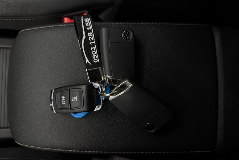  Ponuka vozidiel / Volkswagen Tiguan Allspace 2.0 TSI OPF 4Motion R-Line DSG - video