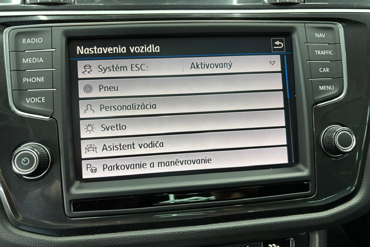Ponuka vozidiel / Volkswagen Tiguan 2.0 TDI SCR BMT 4MOTION Highline DSG EU6 - video