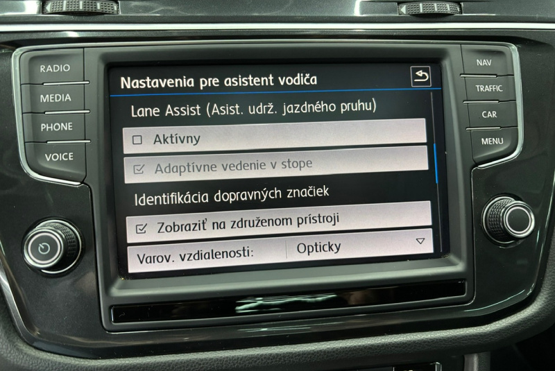  Ponuka vozidiel / Volkswagen Tiguan 2.0 TDI SCR BMT 4MOTION Highline DSG EU6 - video