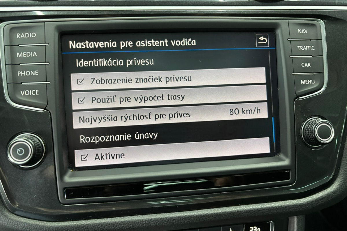Ponuka vozidiel / Volkswagen Tiguan 2.0 TDI SCR BMT 4MOTION Highline DSG EU6 - video