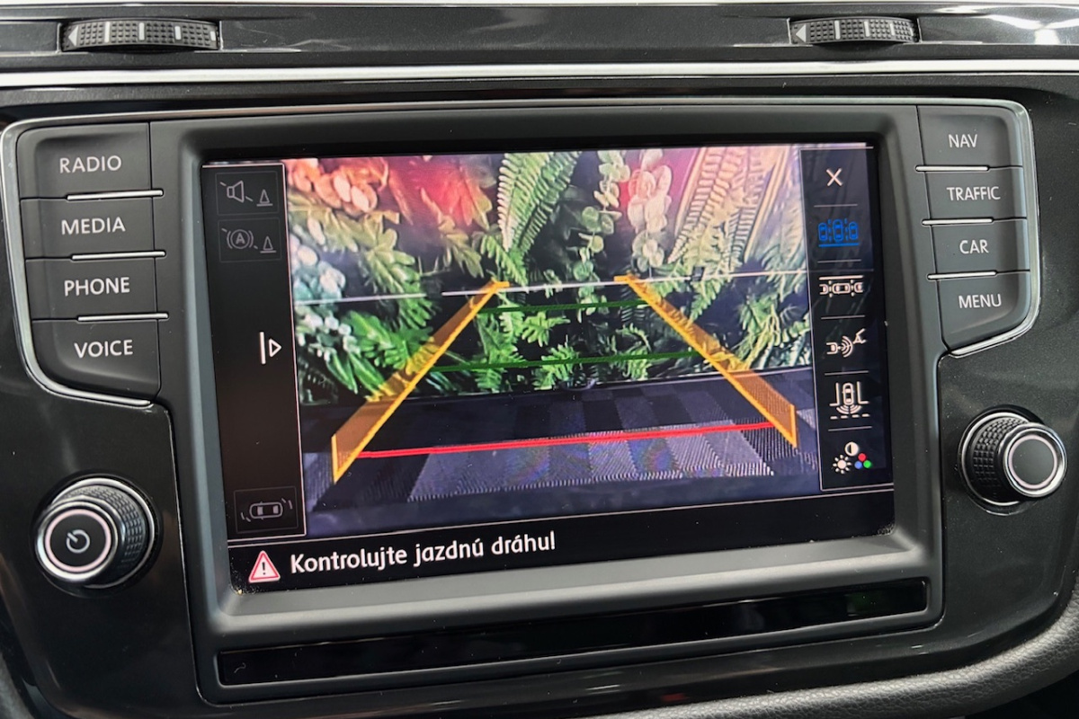 Ponuka vozidiel / Volkswagen Tiguan 2.0 TDI SCR BMT 4MOTION Highline DSG EU6 - video