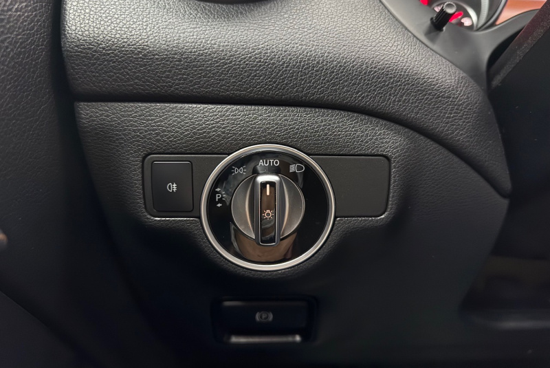 Ponuka vozidiel / Mercedes-Benz GLA 180 A/T - video Ponuka vozidiel / Mercedes-Benz GLA 180 A/T - video