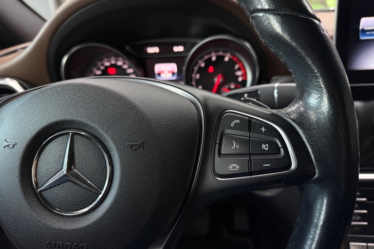 Ponuka vozidiel / Mercedes-Benz GLA 180 A/T - video