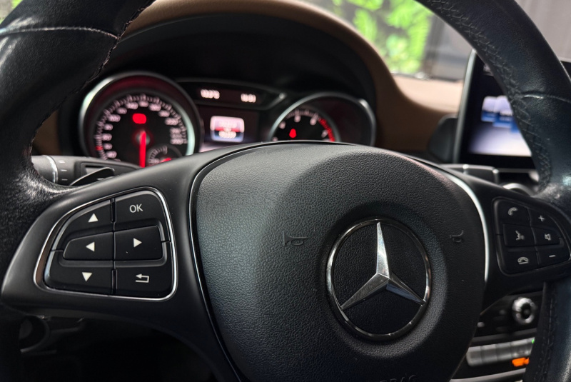  Ponuka vozidiel / Mercedes-Benz GLA 180 A/T - video