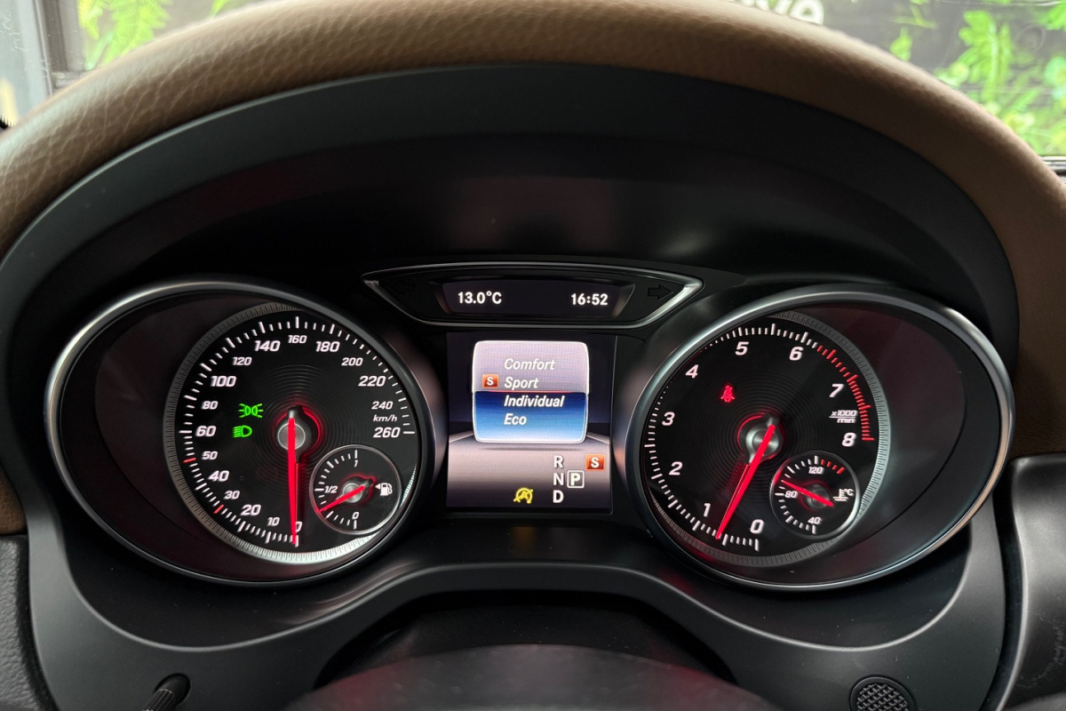 Ponuka vozidiel / Mercedes-Benz GLA 180 A/T - video