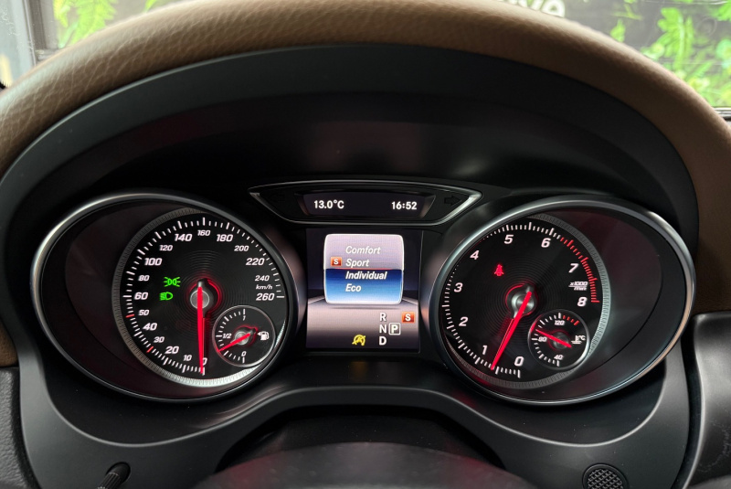 Ponuka vozidiel / Mercedes-Benz GLA 180 A/T - video Ponuka vozidiel / Mercedes-Benz GLA 180 A/T - video