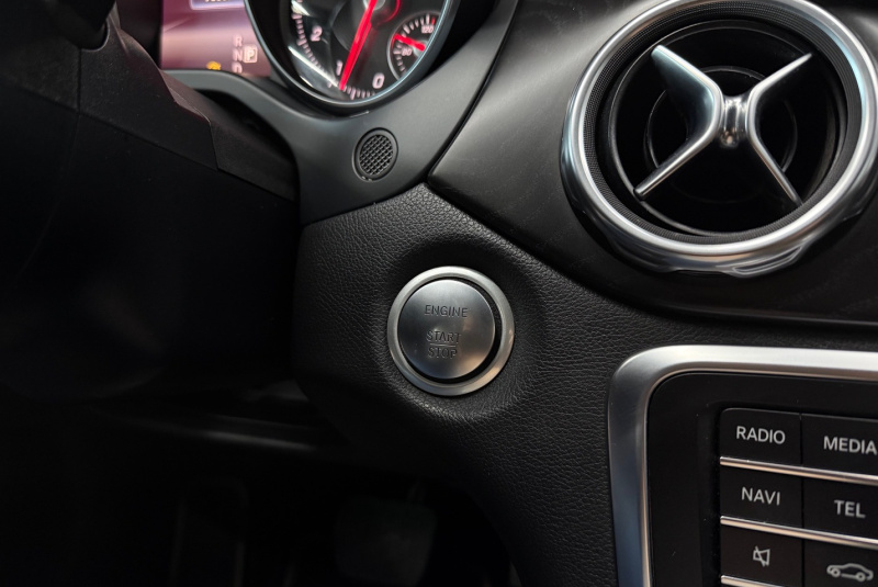  Ponuka vozidiel / Mercedes-Benz GLA 180 A/T - video