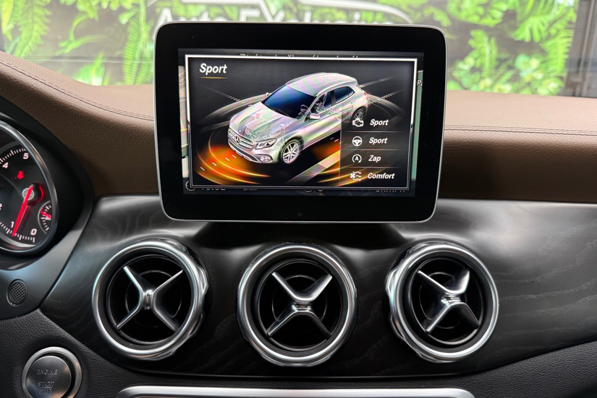 Ponuka vozidiel / Mercedes-Benz GLA 180 A/T - video